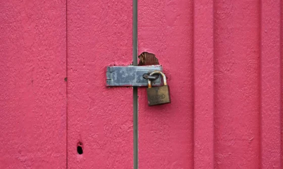 Puerta con candado